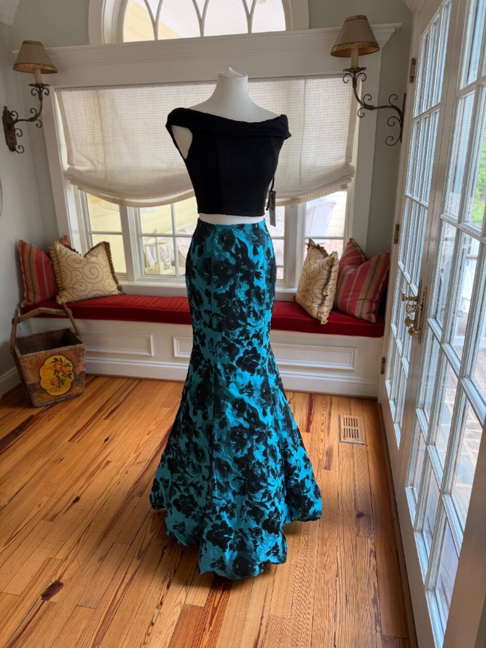 Sherri Hill 50876 Two-Piece Floral Mermaid Prom Gown NWT - Size 2 - Picture 5 of 10
